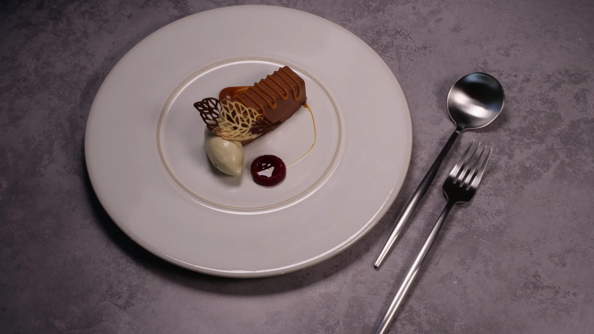 Strati plated dessert